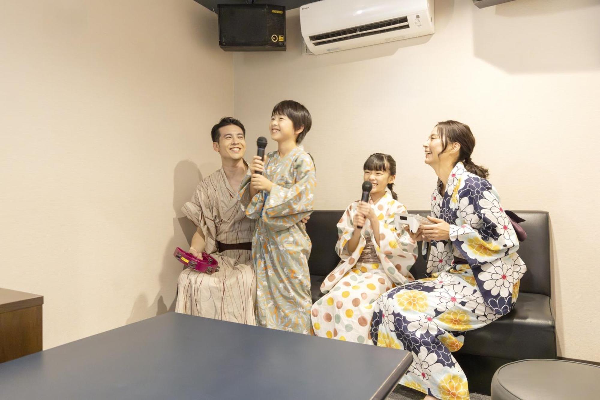 Hotel Ooedo Onsen Monogatari Premium Kaga Maruya Esterno foto