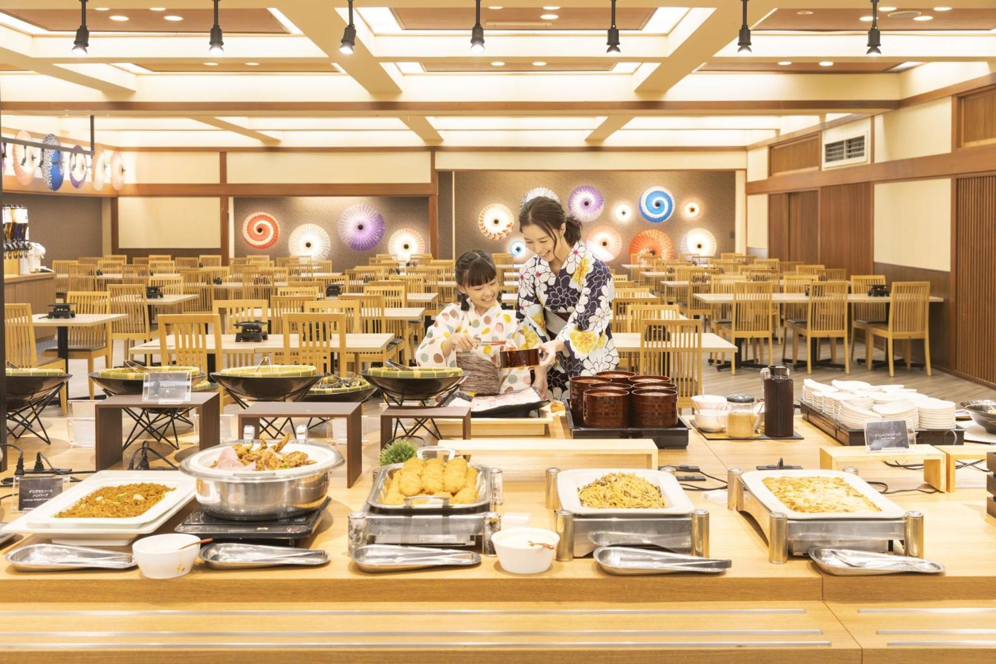 Hotel Ooedo Onsen Monogatari Premium Kaga Maruya Esterno foto
