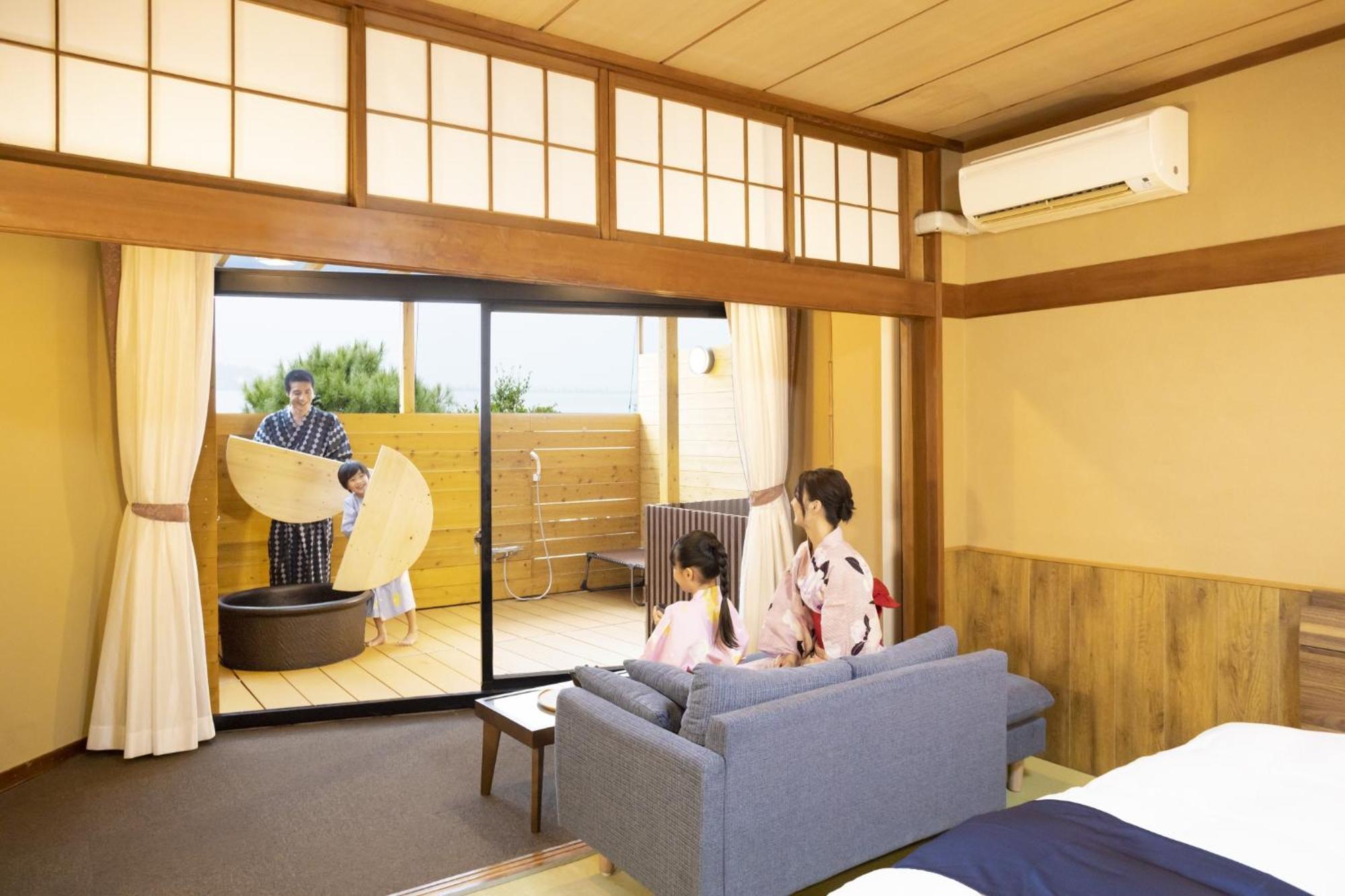 Hotel Ooedo Onsen Monogatari Premium Kaga Maruya Esterno foto