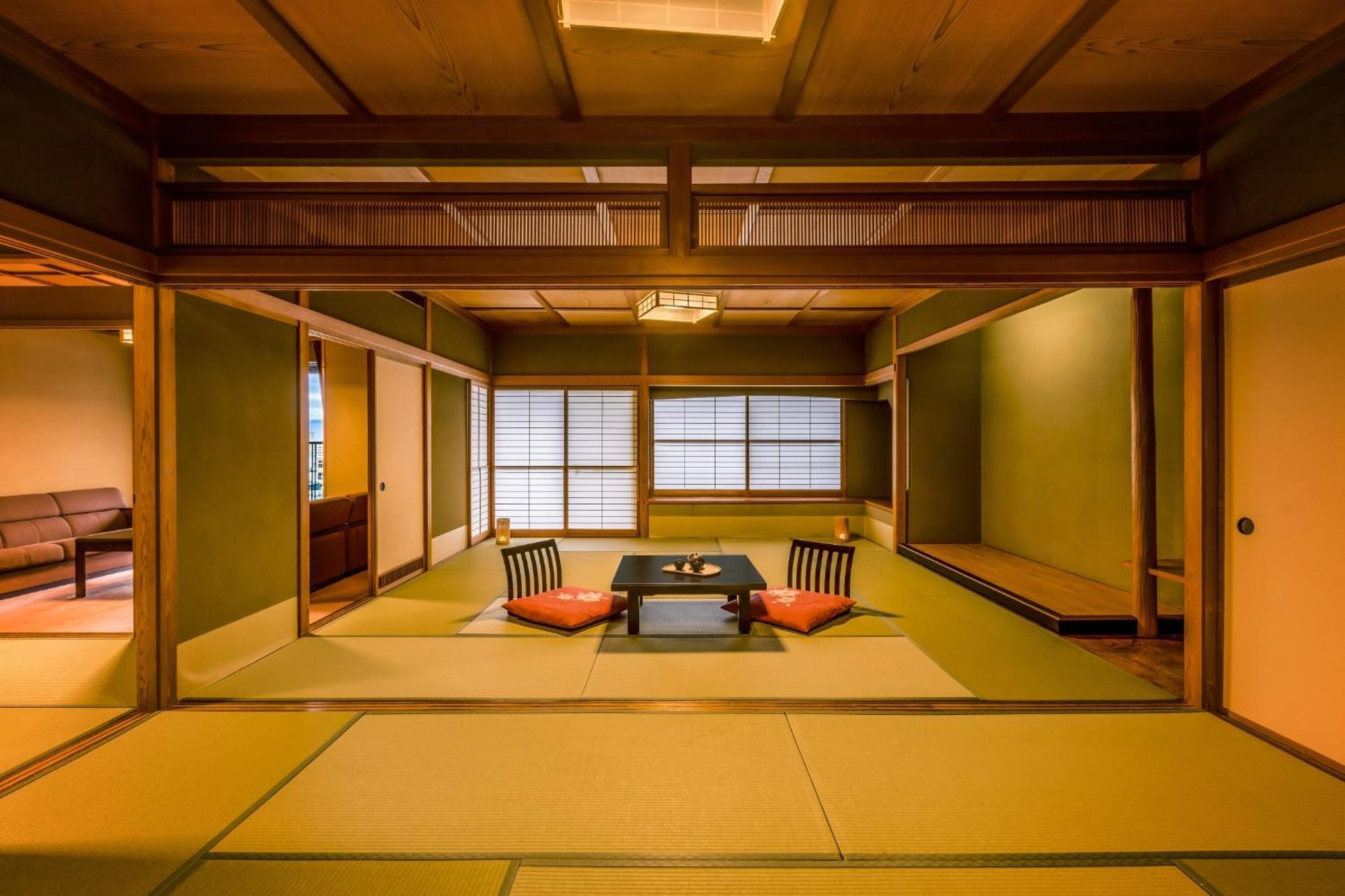 Hotel Ooedo Onsen Monogatari Premium Kaga Maruya Esterno foto